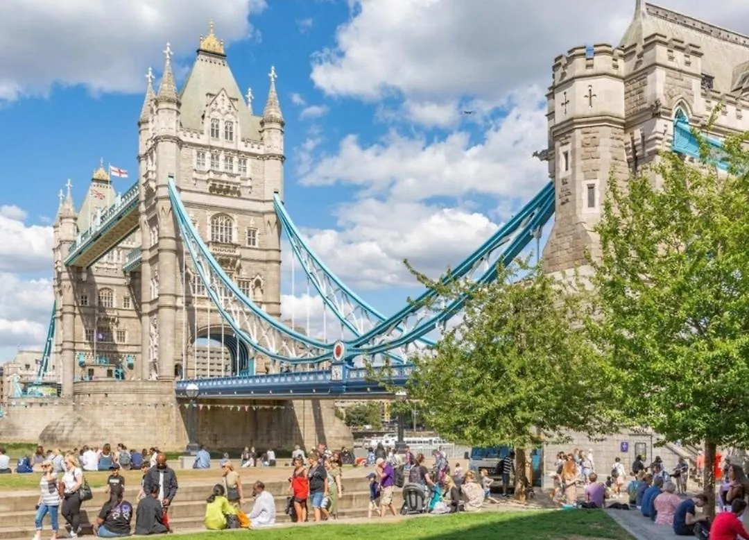 Apartment Elegant 2-Bedroom Flat Near London Bridge - Perfect Location With Easy City Access