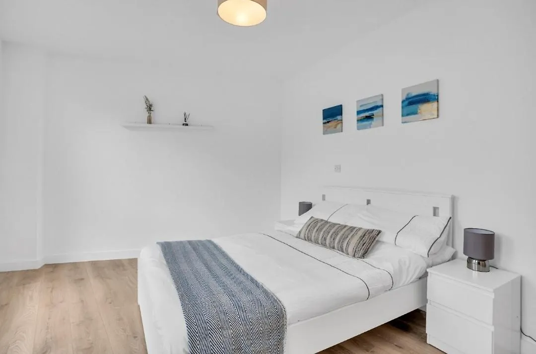 Daire Elegant 2-Bedroom Flat Near London Bridge - Perfect Location With Easy City Access Birleşik Krallık